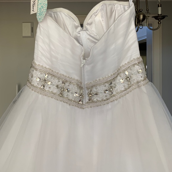 DaVinci Strapless Wedding Gown NWT - Picture 4 of 6